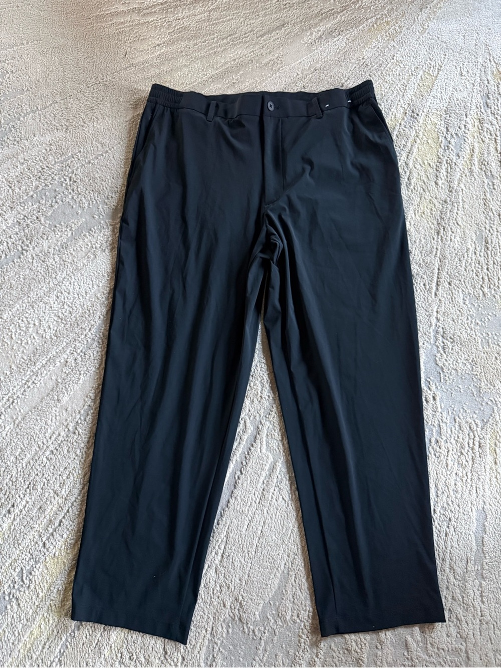 Uniqlo black pants straight leg athletic trouser chino nylon spandex 12